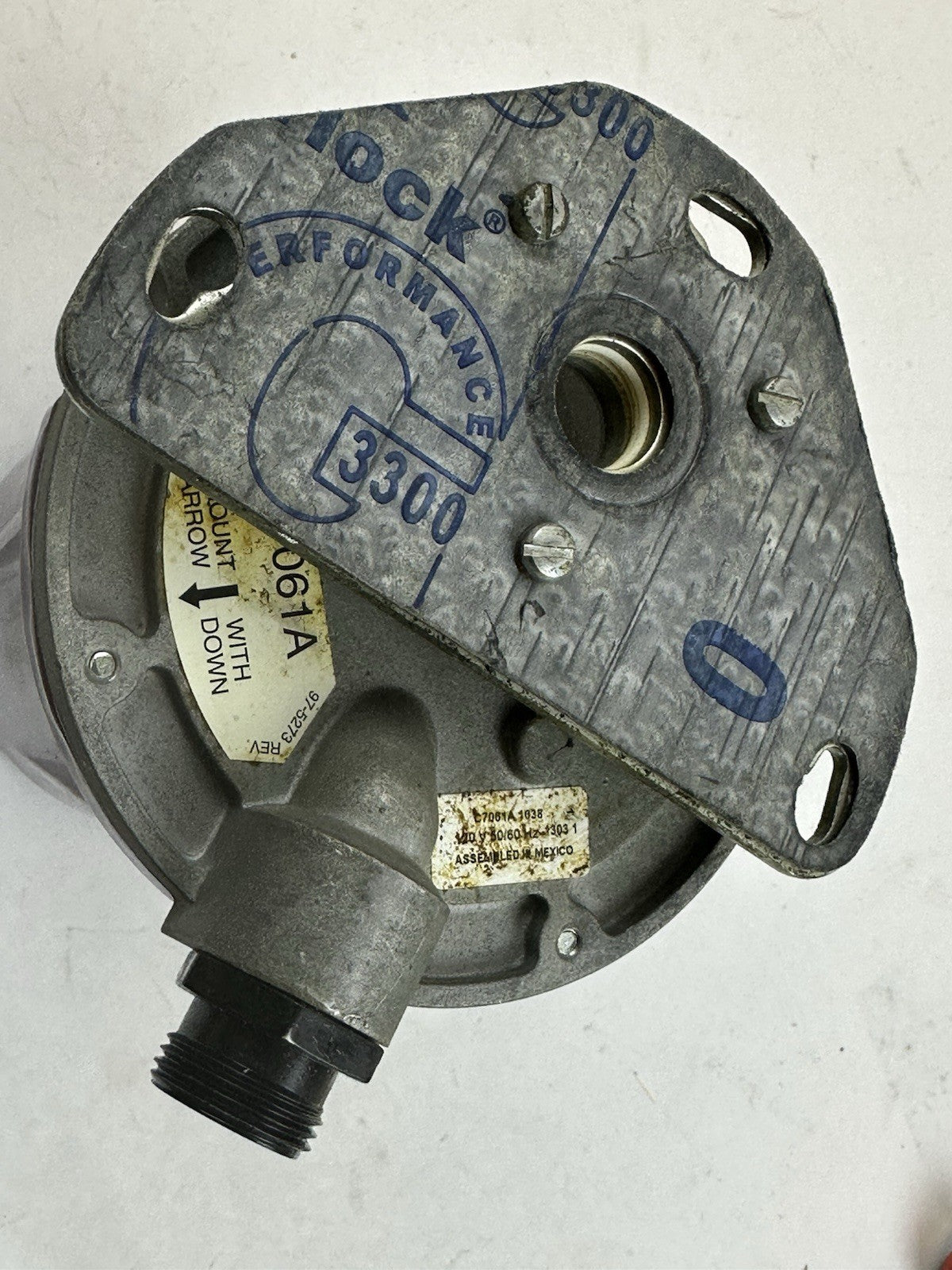 HONEYWELL C7061A1038 FLAME DETECTOR USE WITH R7861 AMPLIFIER 120V 50/60HZ 1303