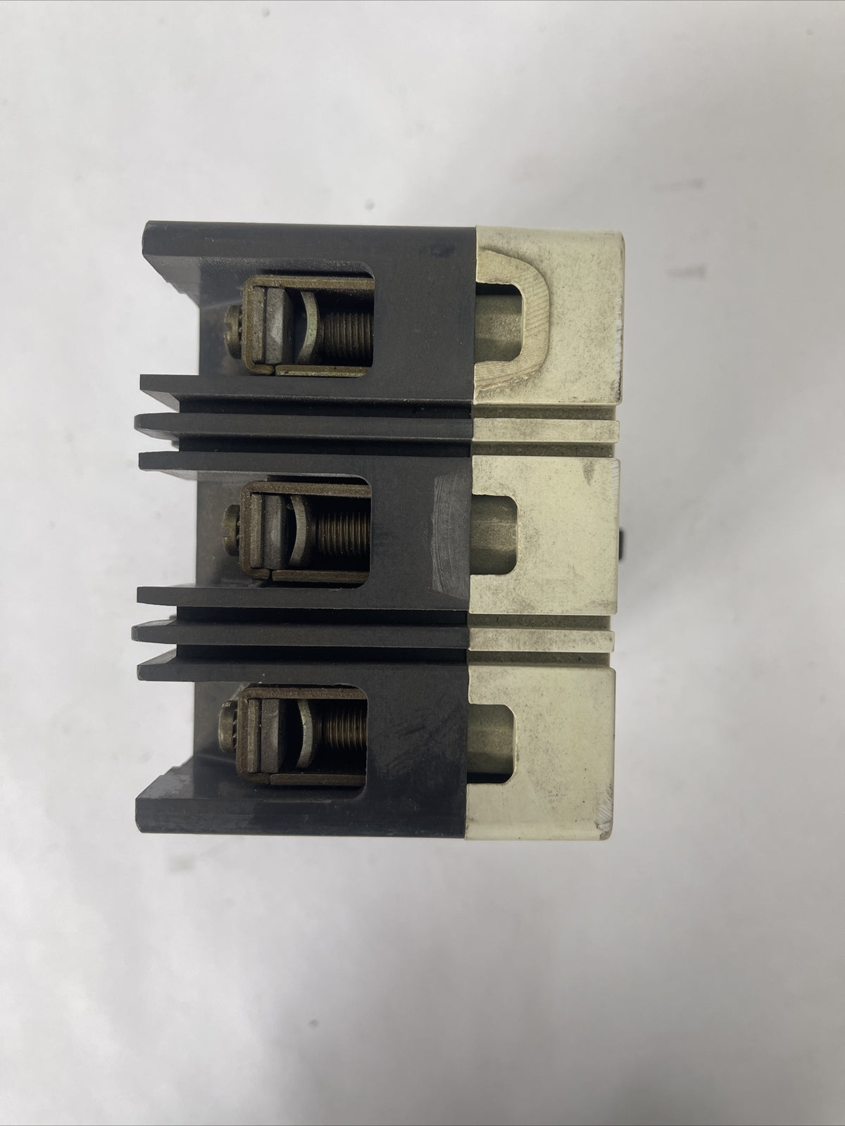 WESTINGHOUSE HMCP003A0CA04 CIRCUIT BREAKER 600VAC 250VDC 3AMP 3POLE A1X1LT