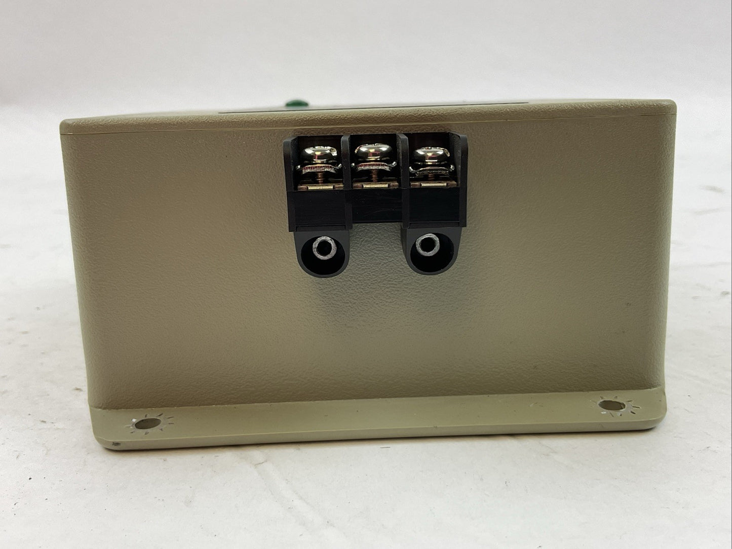 EMERSON NETWORK POWER IC+107 ISLATROL AC POWER FILTER W/ACTIVE TRACKING 120VAC