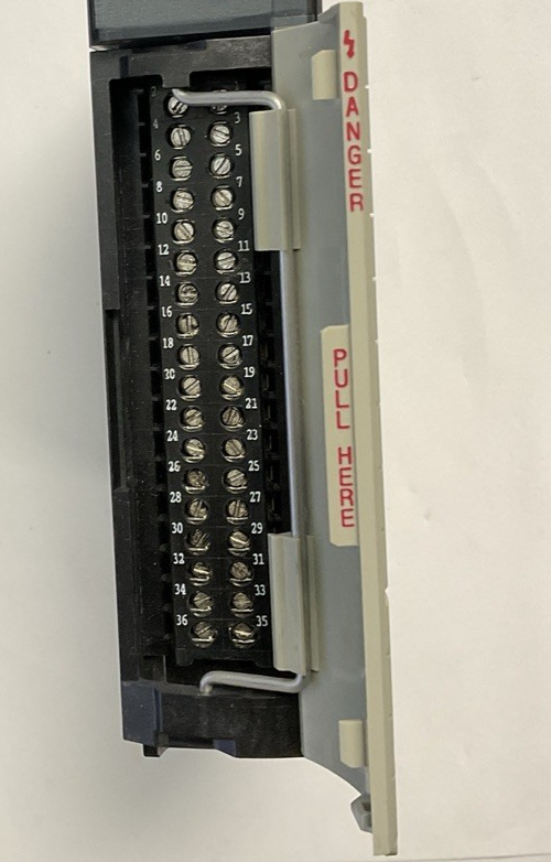ALLEN BRADLEY 1756-M02AE/A SERVO MODULE SER.A 24VDC
