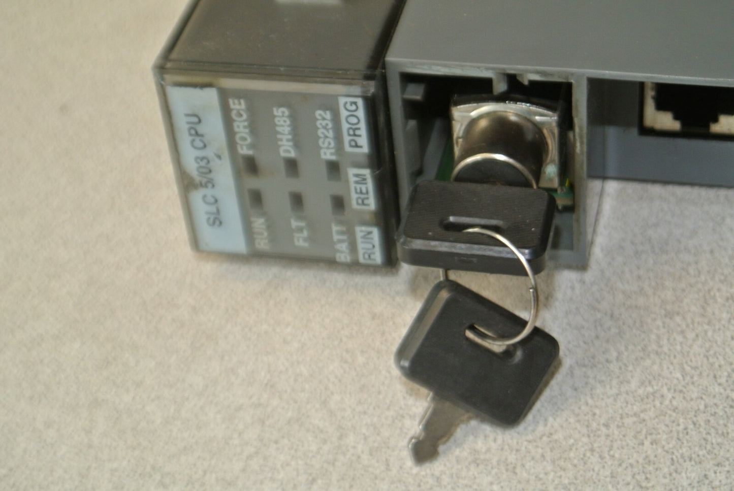 ALLEN-BRADLEY 1747-L532 SLC500 PROCESSOR UNIT - Ser. D, Proc. Rev. 4 - w/ KEYS