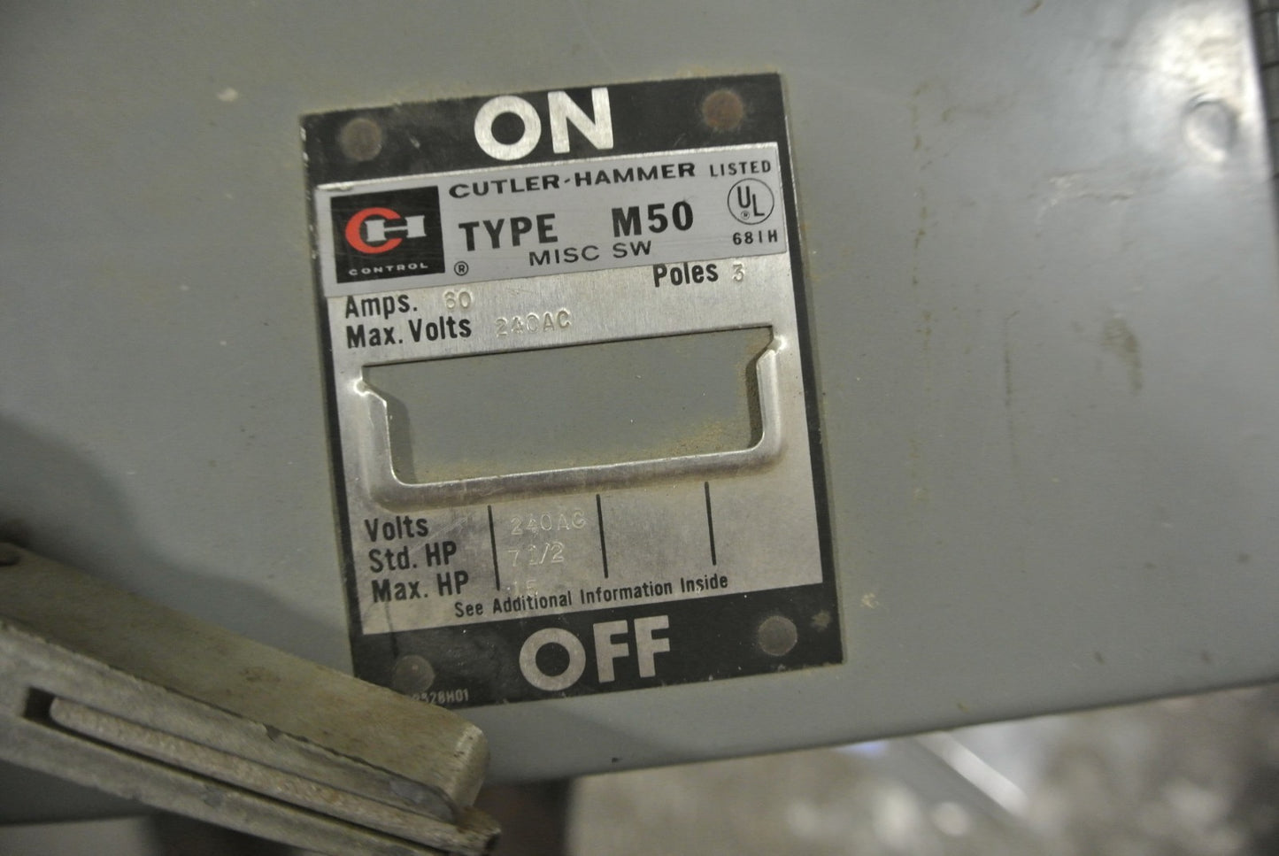 CUTLER-HAMMER FDPT3212R TYPE M50 - TWIN PANELBOARD SWITCH - 240VAC, 30A, 3-POLE