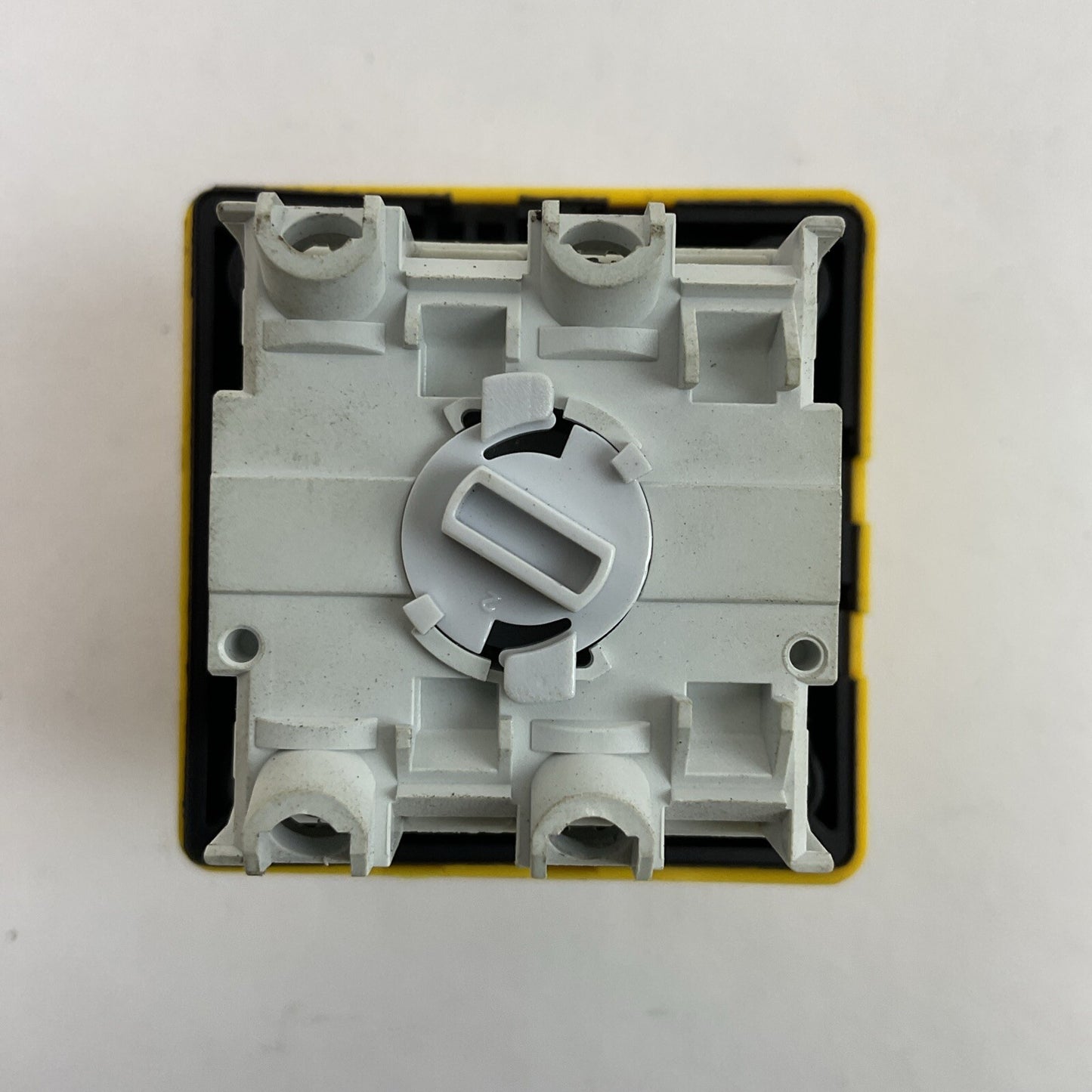 ALLEN BRADLEY 194L-E16-1752 LOAD SWITCH WITH HANDLE 600VAC 16A 3PH 7.5HP