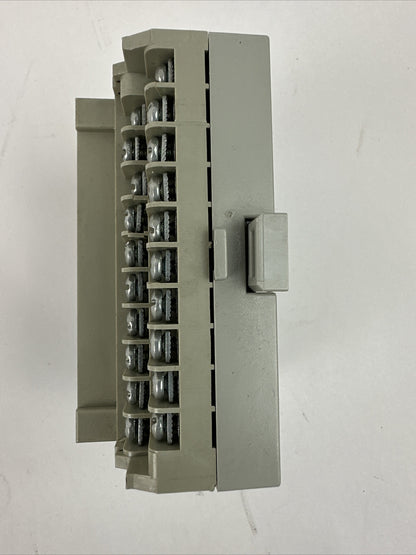 ALLEN BRADLEY 1794-TBN SER A REV A02 FLEXBUS 5VDC I/O TERMINAL BASE 240VAC