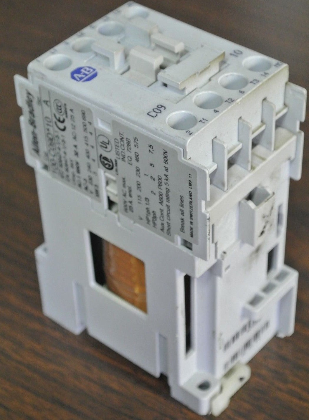 ALLEN-BRADLEY 100-C09D*10 CONTACTOR Ser. A - 24VDC COIL