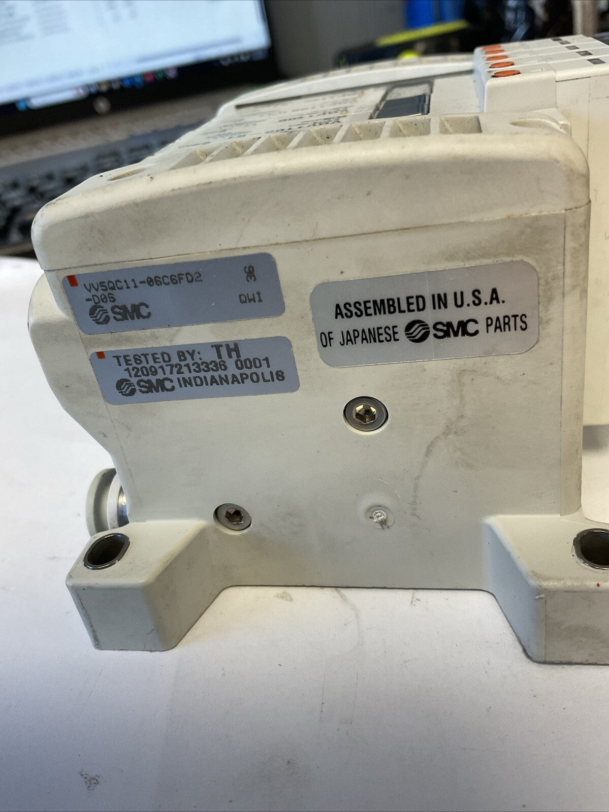 SMC VV5QC11-06C6FD2 MANIFOLD VVQ1000 / VQC1100-51(5)