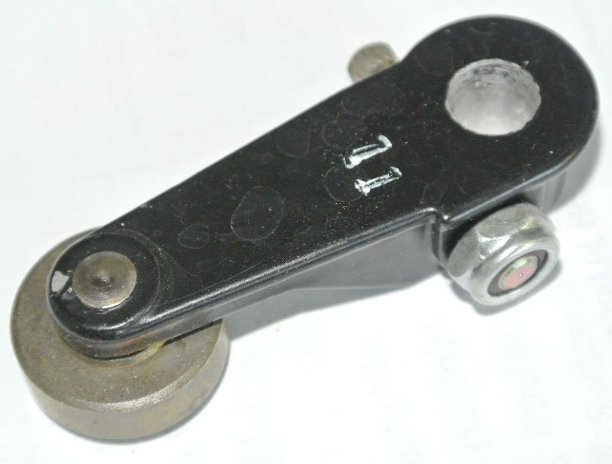 GE CR215GL11 - LIMIT SWITCH ROLLER LEVER 1.5" RADIUS - STEEL ROLLER NEW SURPLUS
