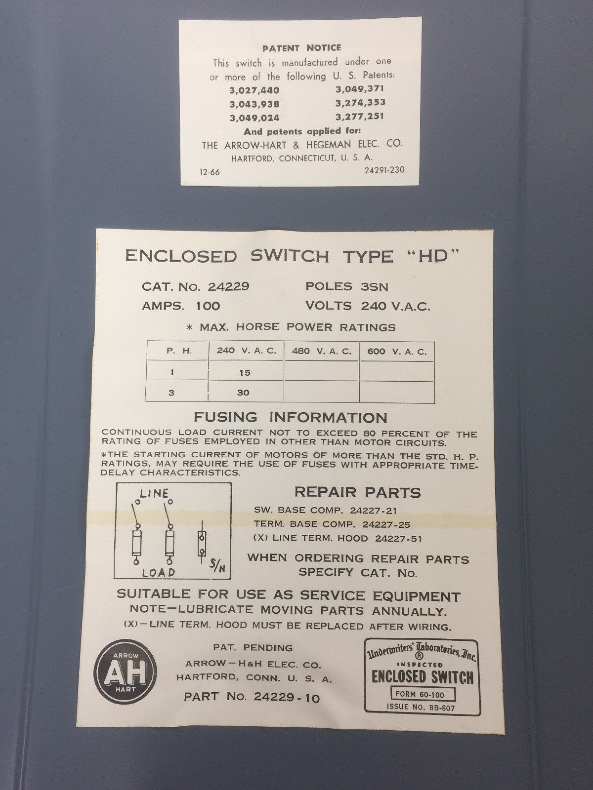 ARROW HART 24229 FUSIBLE HD SWITCH 3SN POLES 100AMP 240VAC 15HP NEMA 1 ENCLOSURE