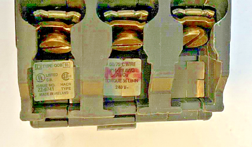 SQUARE D QOM320 CIRCUIT BREAKER 240VAC 22KA 3POLE 20A