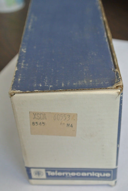 TELEMECANIQUE XSD-A60553 INDUCTIVE PROXIMITY SENSOR / SWITCH - NEW SURPLUS