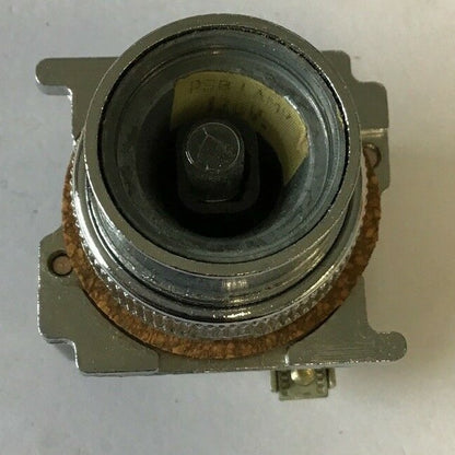 CUTLER HAMMER 10250T472 ILLUMINATED PUSH BUTTON 240V