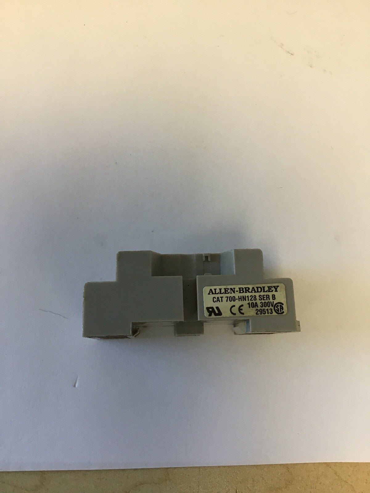ALLEN BRADLEY 700-HN128 RELAY BASE 14 PIN SOCKET 300 VAC (MAY BE MISSING SCREWS)