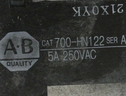 ALLEN-BRADLEY 700-HN122 / 8-BLADE SOCKET / 5A / 250VAC  / LOT of 2