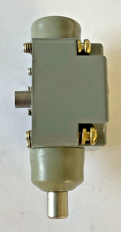EATON E50DH1 LIMIT SWITCH SIDE PIN PLUNGER SER.A1