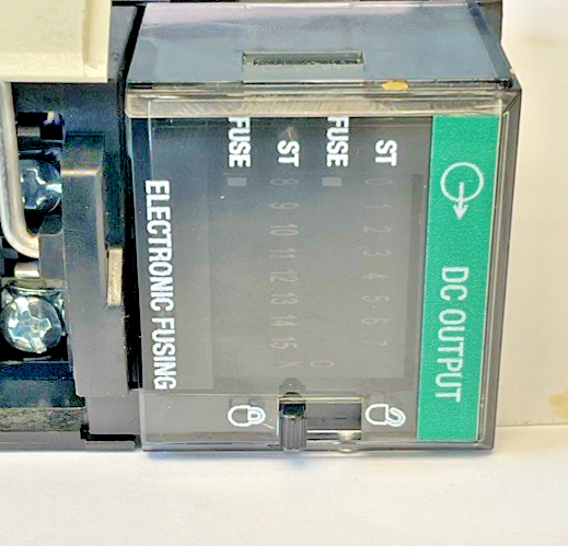 ALLEN BRADLEY 1756-OB16E D/O MODULE 16 POINT FW:3.004 SER.A