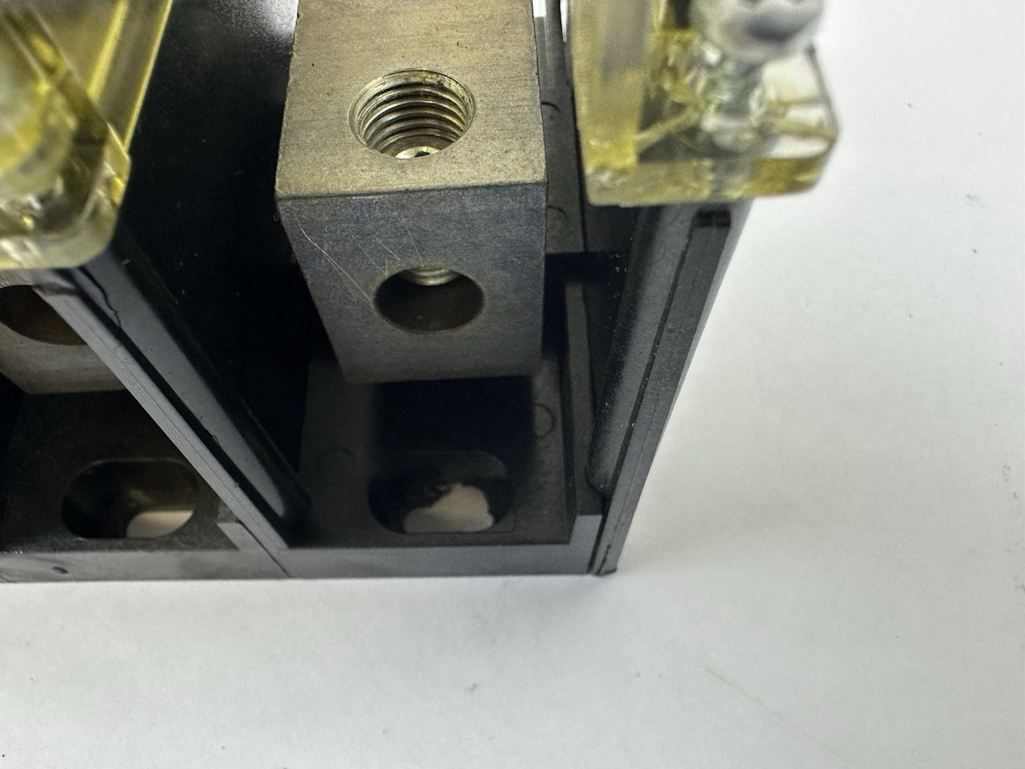 FERRAZ SHAWMUT 67113 POWER DISTRIBUTION BLOCK 3P 600V