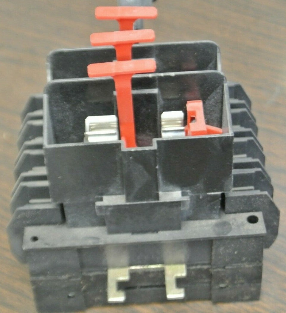 BRYANT 67FSC30 FUSED DISCONNECT SWITCH / 30A / 3-POLE / 600VAC / NEW SURPLUS