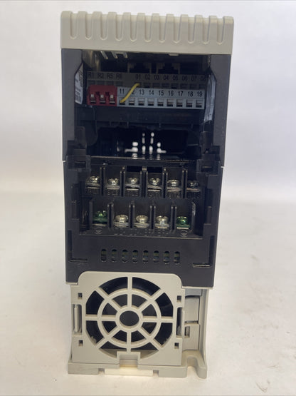ALLEN BRADLEY 25B-D2P3N104 POWER FLEX 525 AC DRIVE FRN 4.001 SER A OUTPUT 2.3A