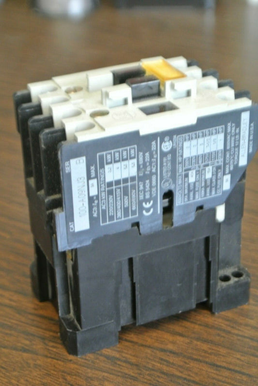ALLEN-BRADLEY 100-A09NJ3 Series B CONTACTOR / 110-120V COIL