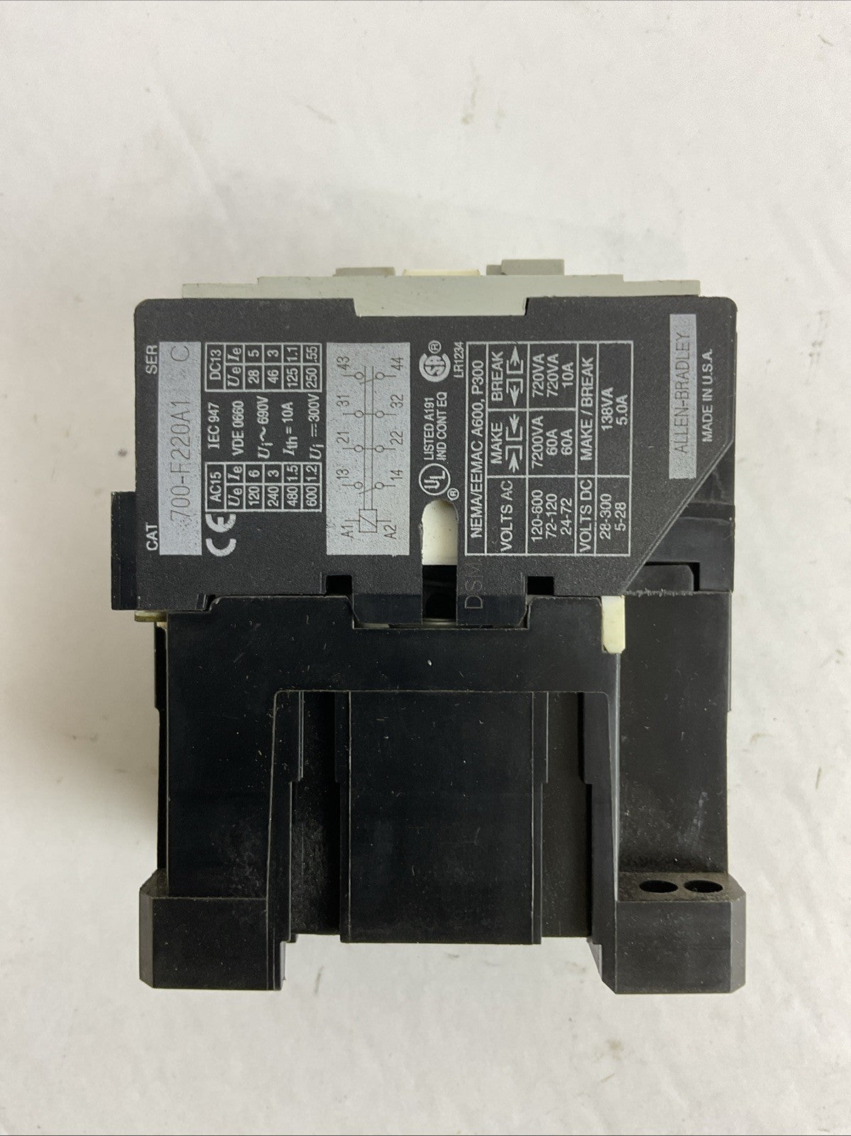 ALLEN BRADLEY 700-F220A1 SER C CONTACTOR HA473 COIL 120V60HZ 110V50HZ