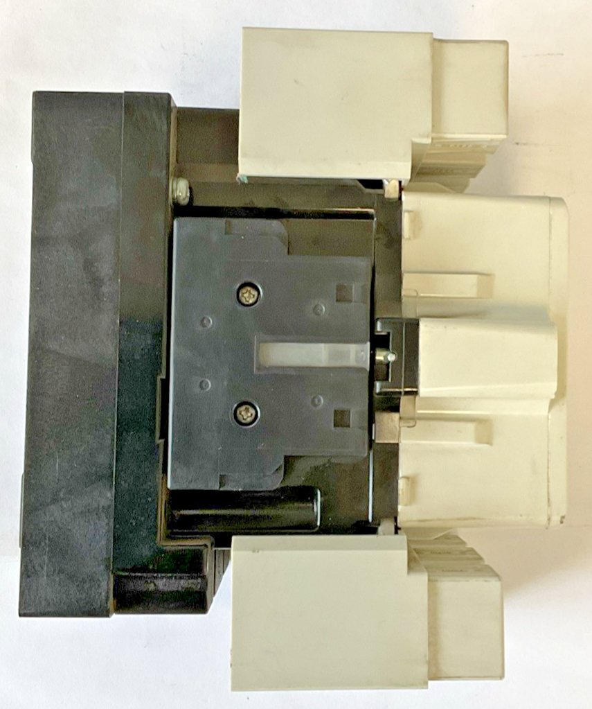 FUJI ELECTRIC SC-E5 CONTACTOR SE105AA 150A 8KV