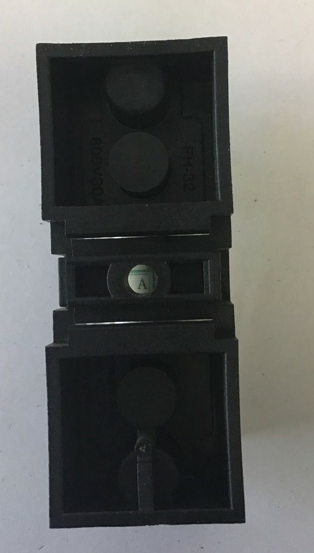 YOSHIDA FH-32 FUSE HOLDER 600VAC 30A ***LOTOF3***