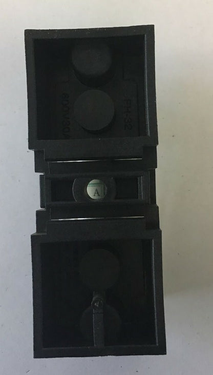 YOSHIDA FH-32 FUSE HOLDER 600VAC 30A ***LOTOF3***
