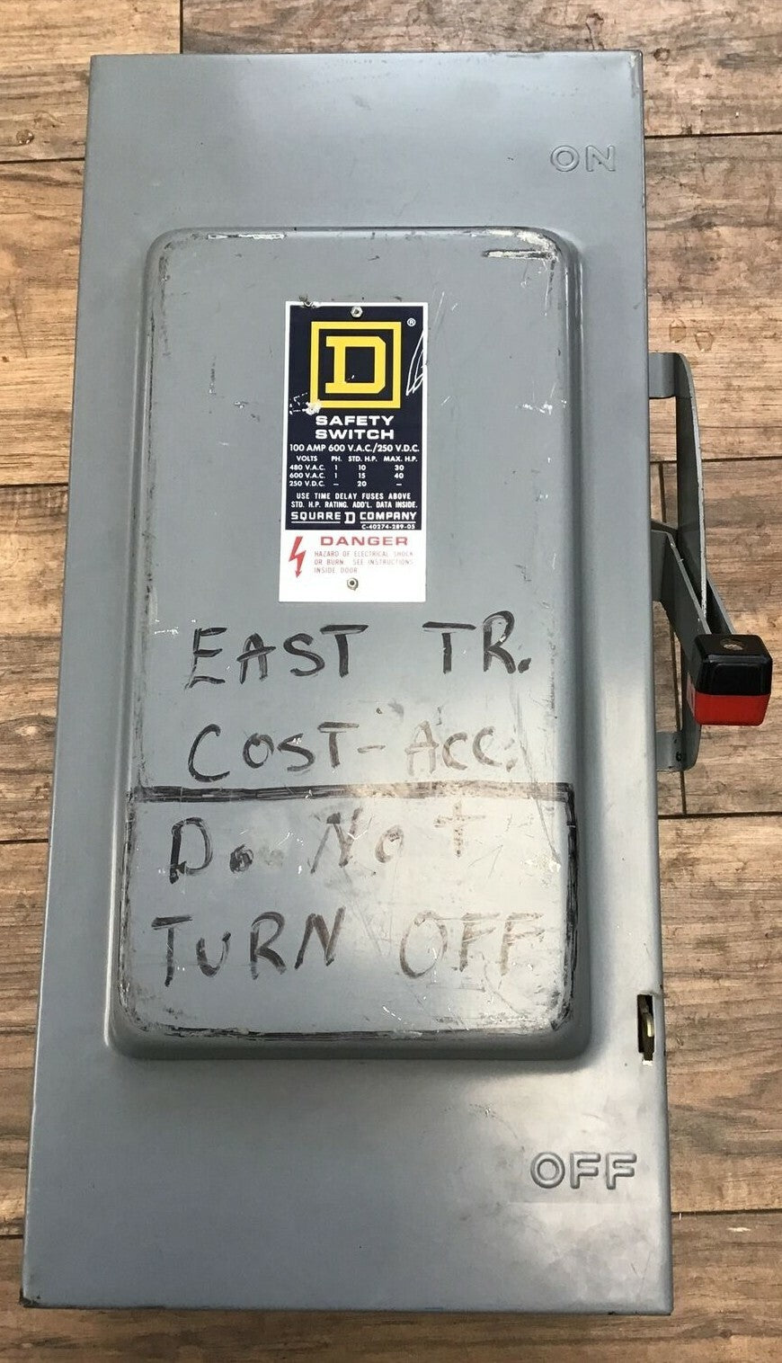SQUARE D  H263  FUSIBLE DISCONNECT SWITCH 100A 600VAC/DC