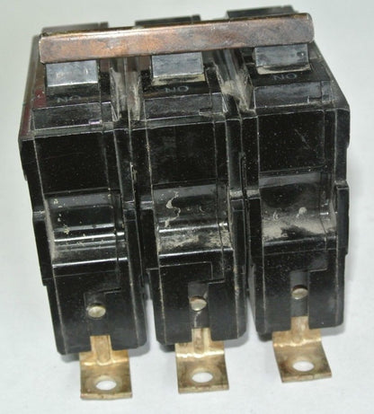 GENERAL ELECTRIC 3-POLE CIRCUIT BREAKER 40A - COMMON-TRIP