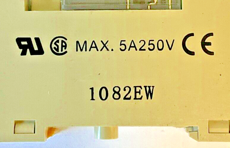 OMRON 1082EW SOCKET 5A 250V W/ G2R-2-SND RELAY ***LOTOF2***