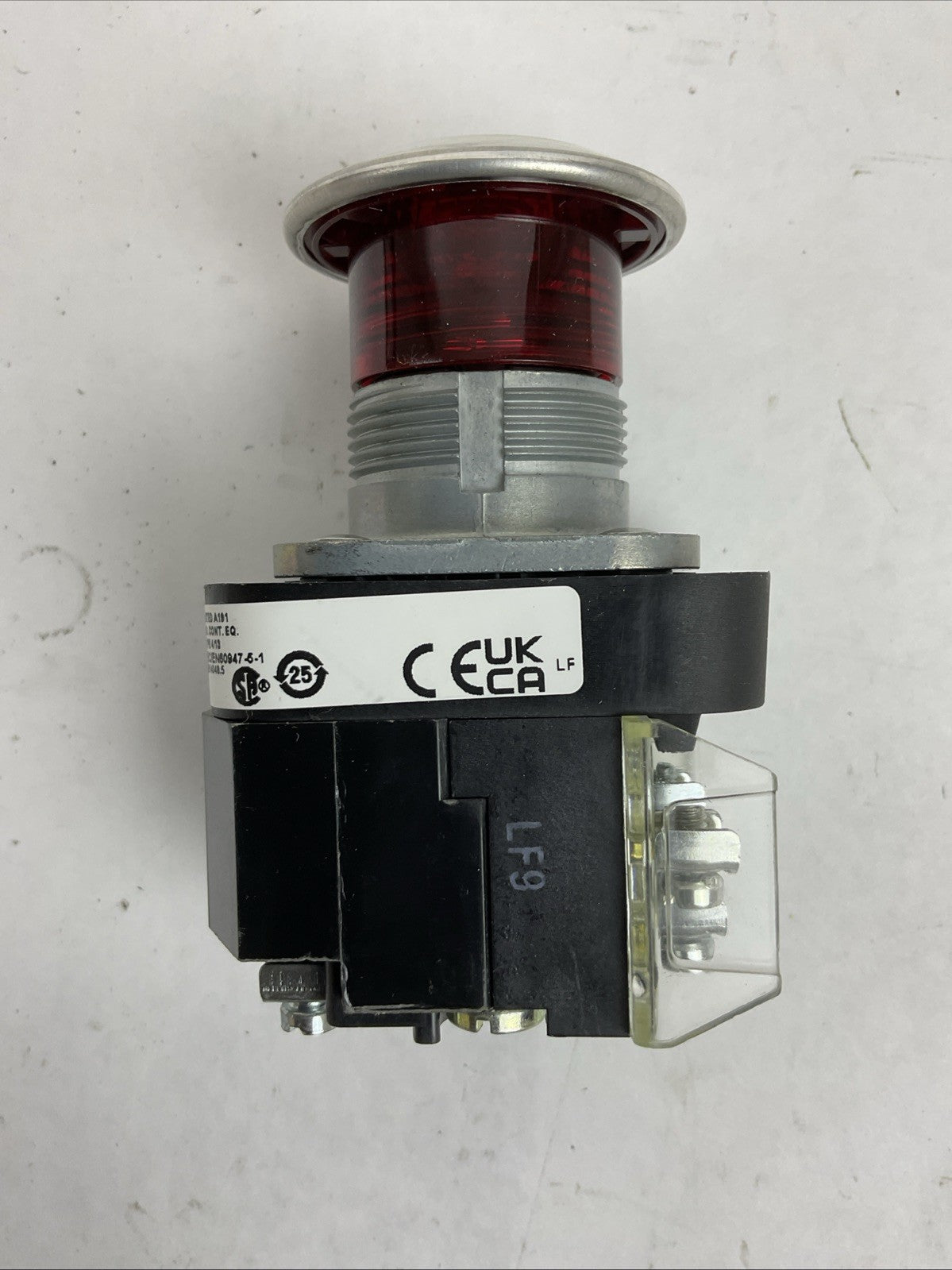 ALLEN BRADLEY 800T-FXP16RA1 SER T 120VAC 30mm PUSH-PULL ILLUMINATED RED
