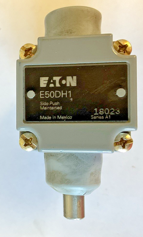 CUTLER HAMMER E50SB SWITCH BODY SER A1 E50RB RECEPTACLE SER A2 W/E50DH1 HEAD
