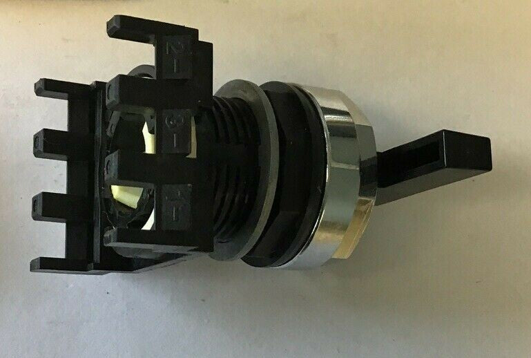 CUTLER HAMMER LEVER SELECTOR 3POS W/CUTLER HAMMER E22D