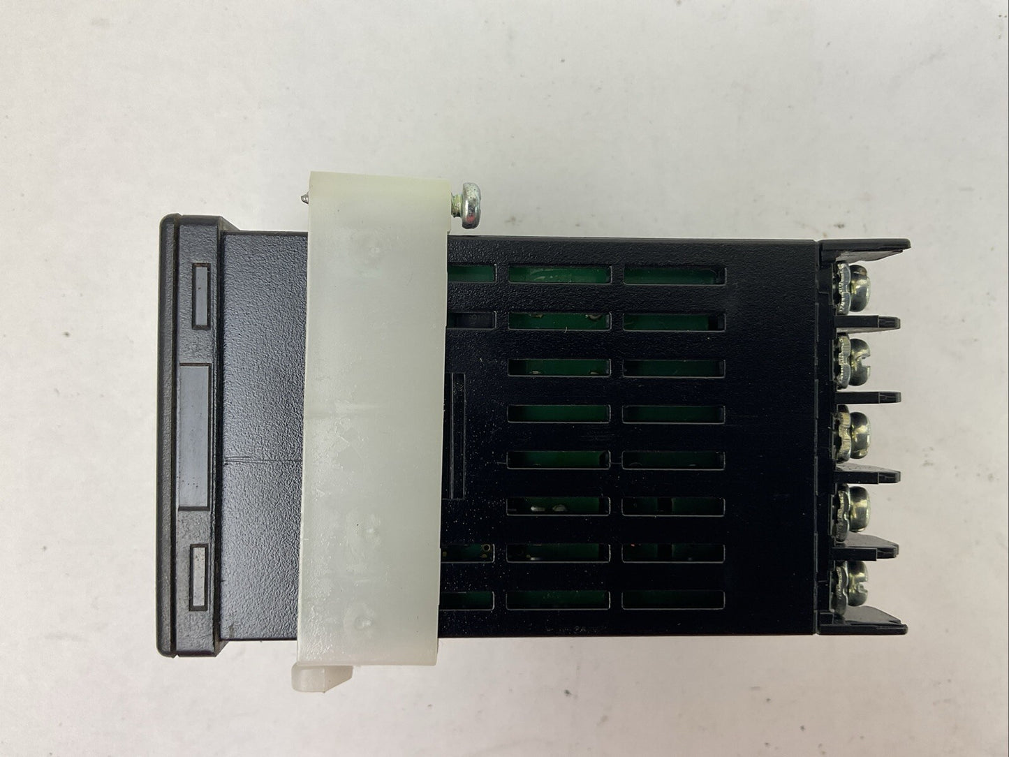 OMRON E5CZ-Q2MT TEMERATURE CONTROLLER