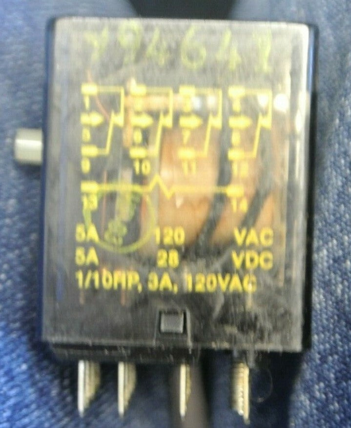 LOT of 4 / SQUARE D RS14M1V20 MINIATURE RELAY / 120V, 5A