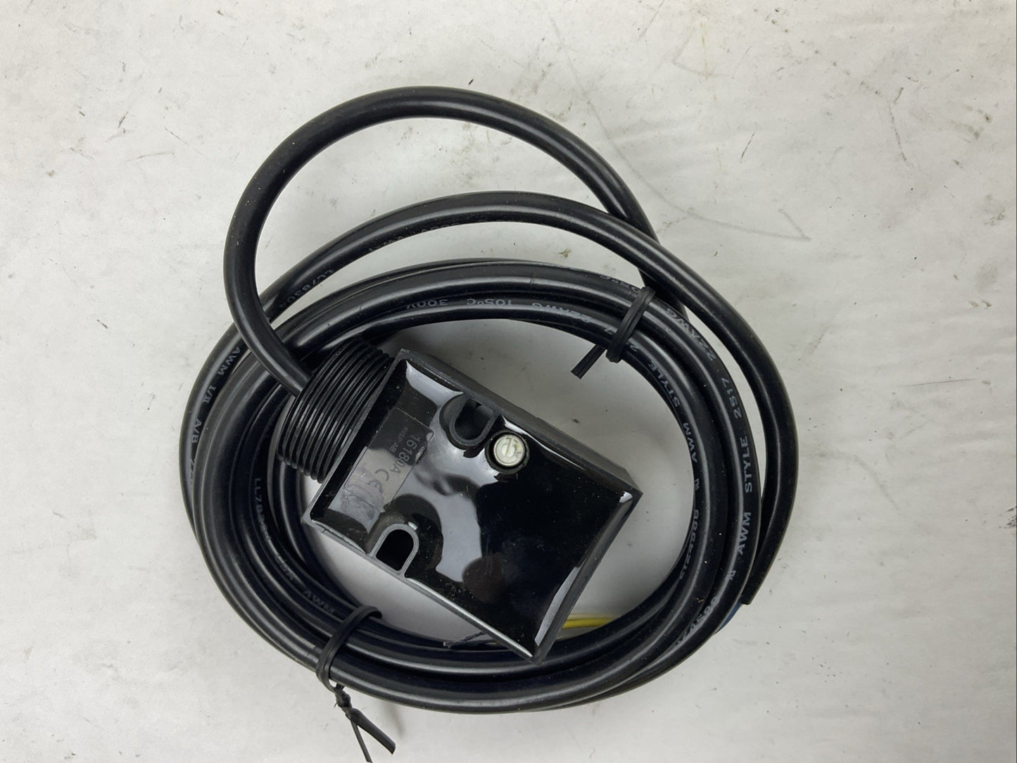 BANNER SMW915LVAG 120VAC 30VDC VALU-BEAM PHOTOELECTRIC SENSOR