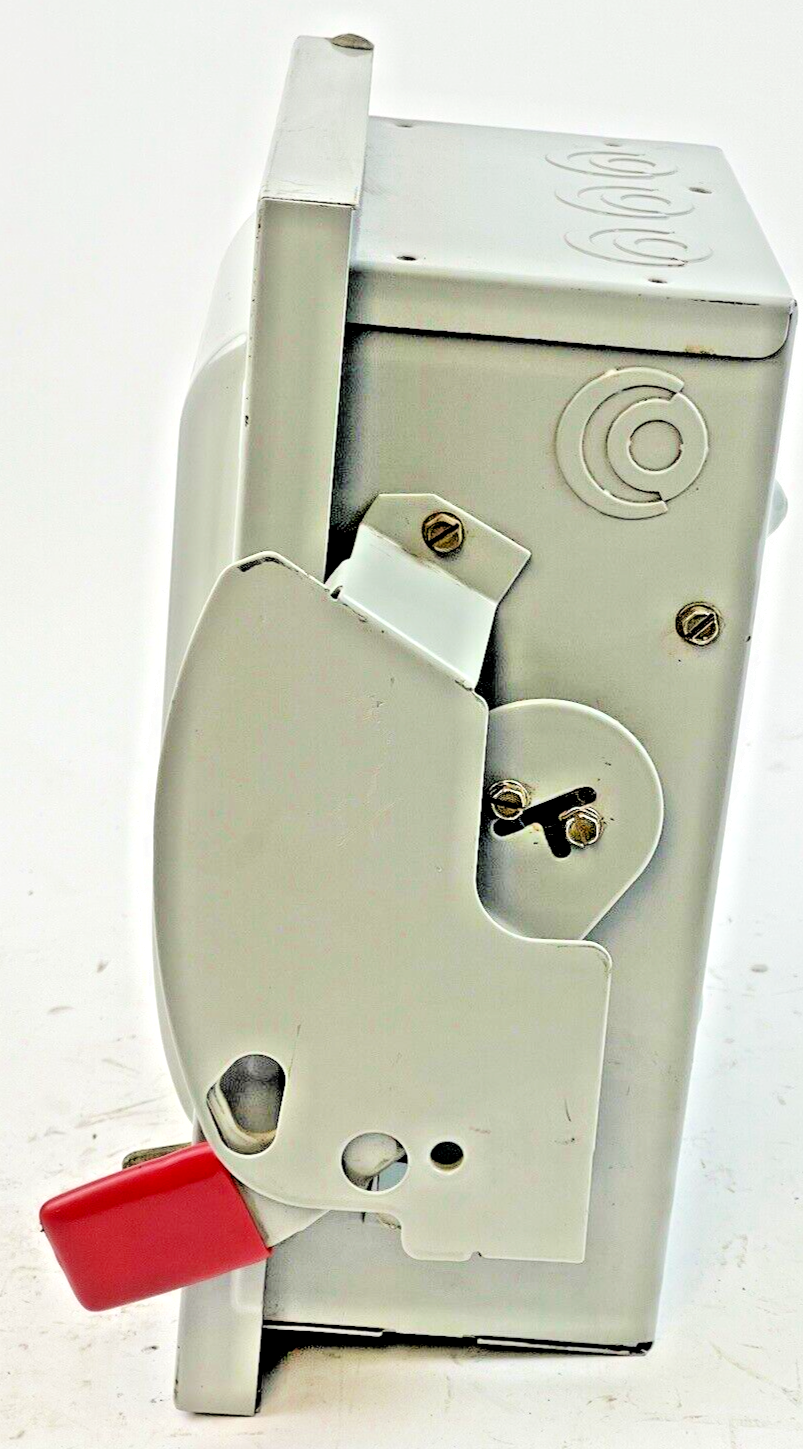 SIEMENS GNF322 SAFETY SWITCH 3P 60A 240VAC 250VDC NEMA 1 VBII