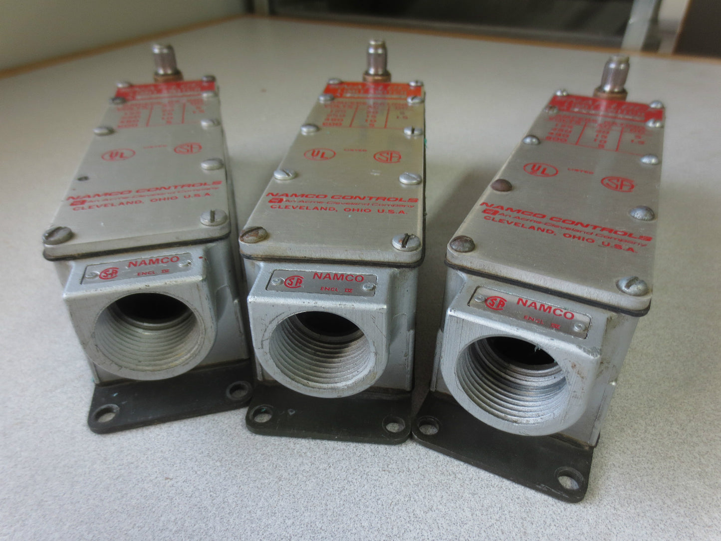 NAMCO SL4CM1-L SNAP-LOCK SNAP SWITCH - LOT of 3 - EASL4CM1-L