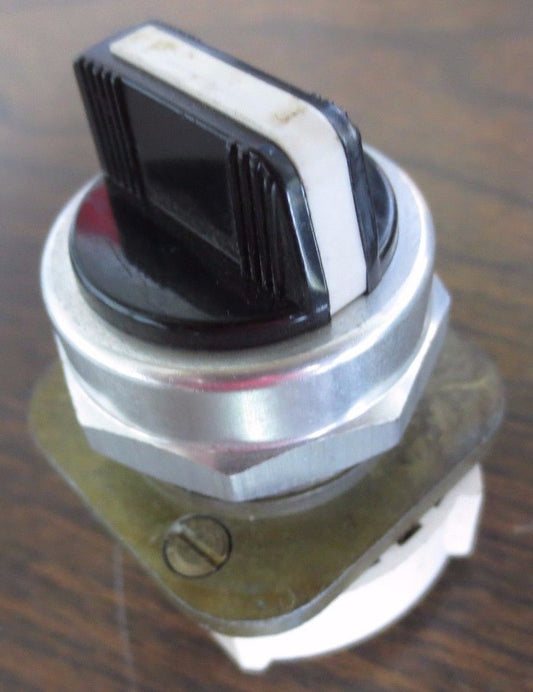 ALLEN-BRADLEY 800T-J2 3-POSITION SELECTOR SWITCH - NO CONTACT BLOCK