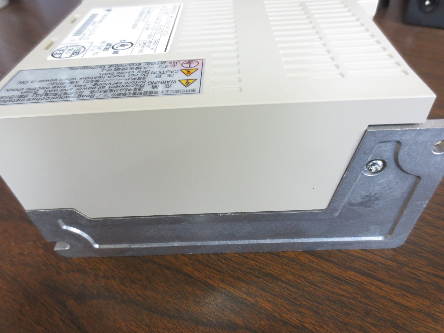 YASKAWA SGDS-04A72AY539 AC SERVOPACK OUTPUT: 0-23VAC, 0-300Hz 2.8A