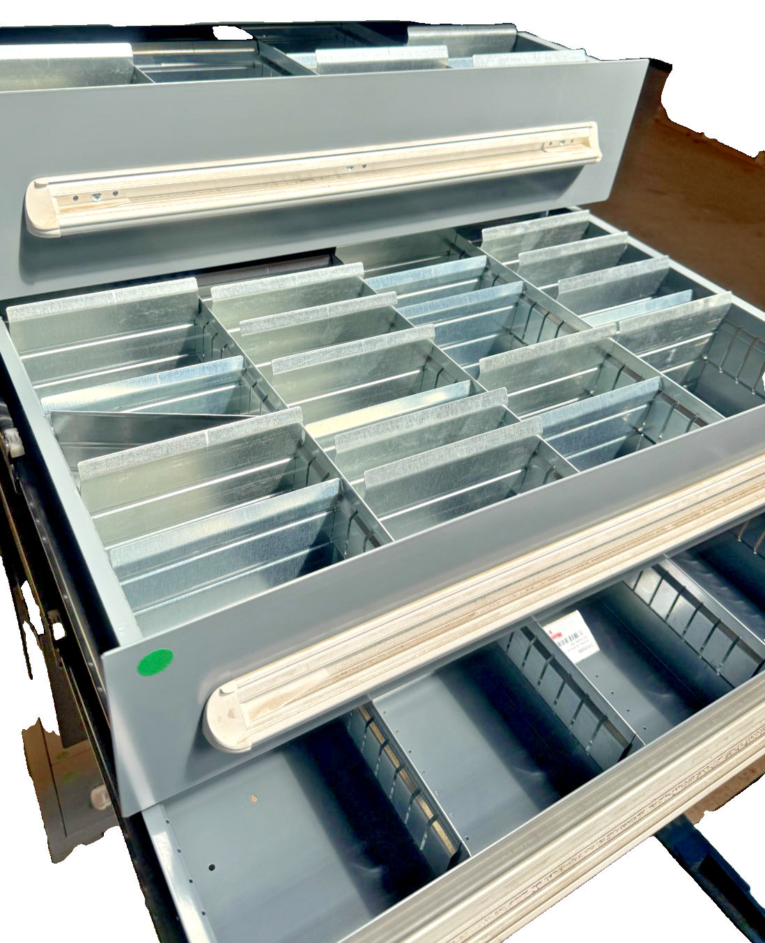 VIDMAR 7 DRAWER CABINET RANDOM DIVIDERS PER DRAWER  ***NO KEY***