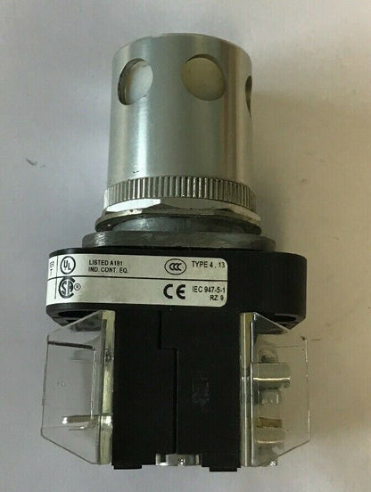 Allen Bradley 800T-QA24W WHITE ILL. 24V Push button SER. T