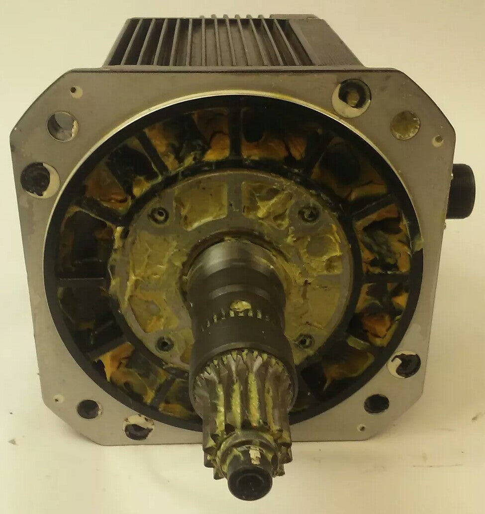 YASKAWA SGMDH-45A2B-YR15 AC SERVO MOTOR, 4500W, 200V, 32.4A, 28.4Nm,UTSAE-B17BBF