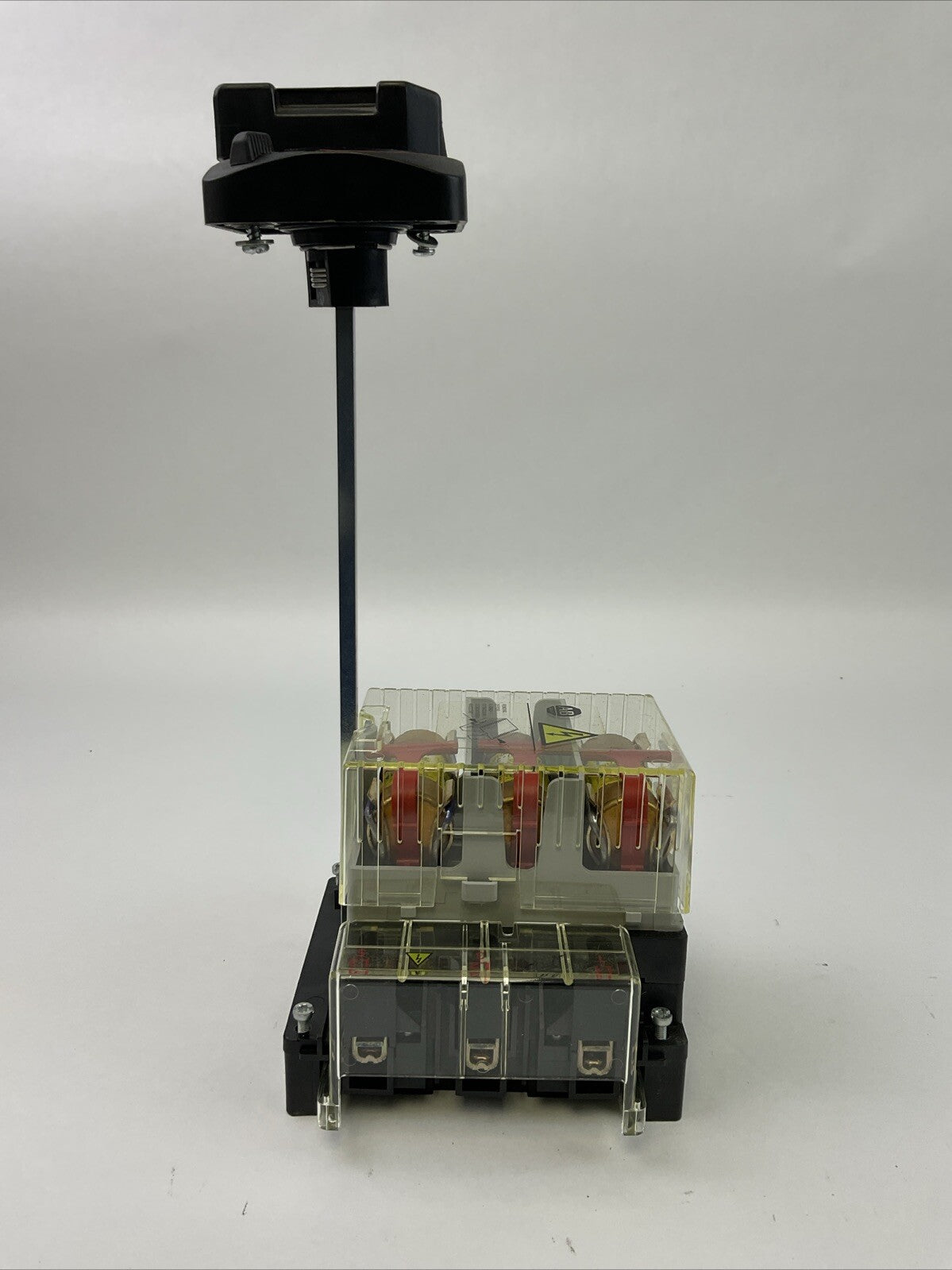 ALLEN BRADLEY 194R-NJ060P3 SER B DISCONNECT SWITCH 194R-HS4 SER A OPERATING HAND