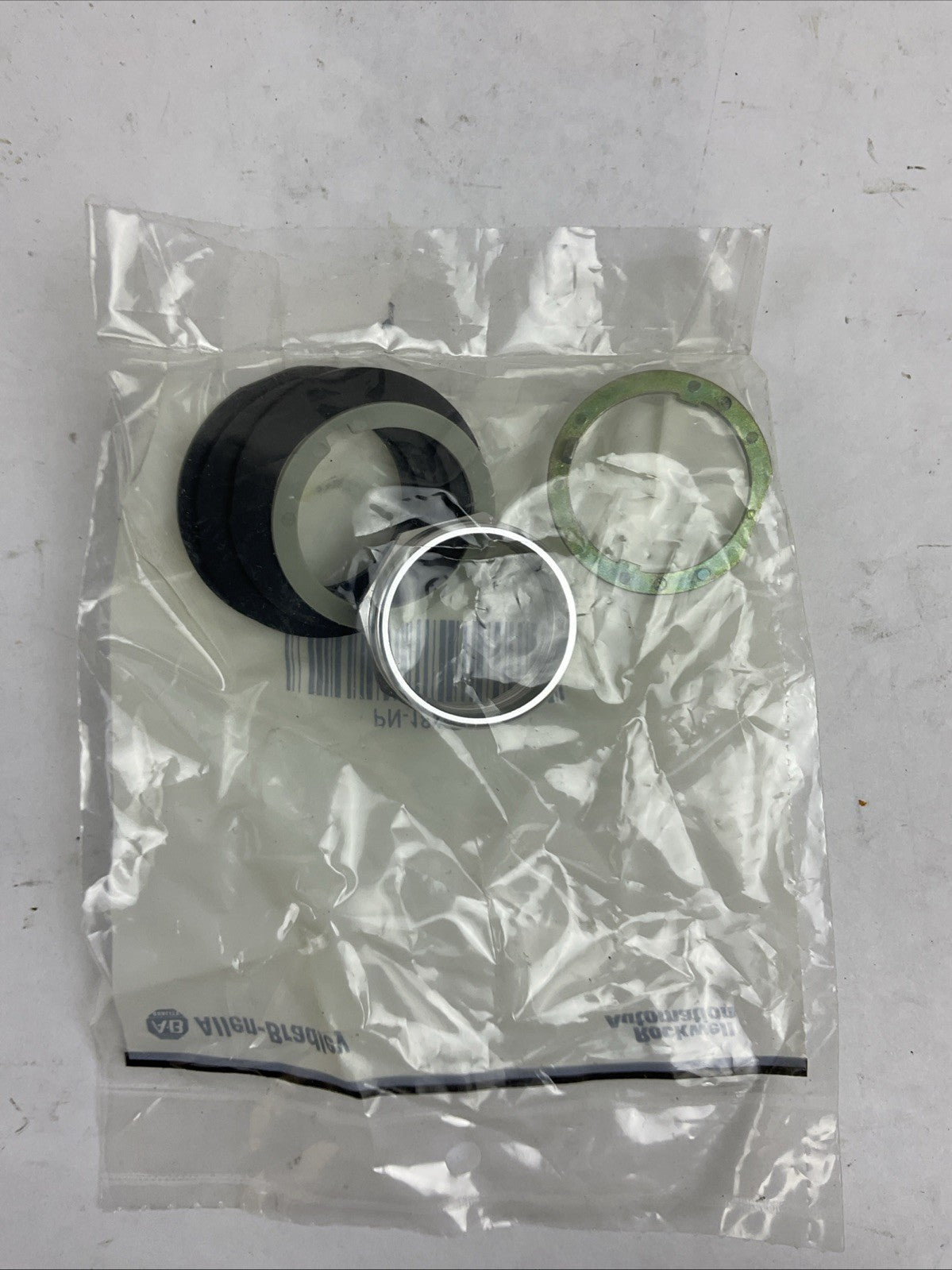 ALLEN BRADLEY 800T-FXP16RA1 SER T 120VAC 30mm PUSH-PULL ILLUMINATED RED