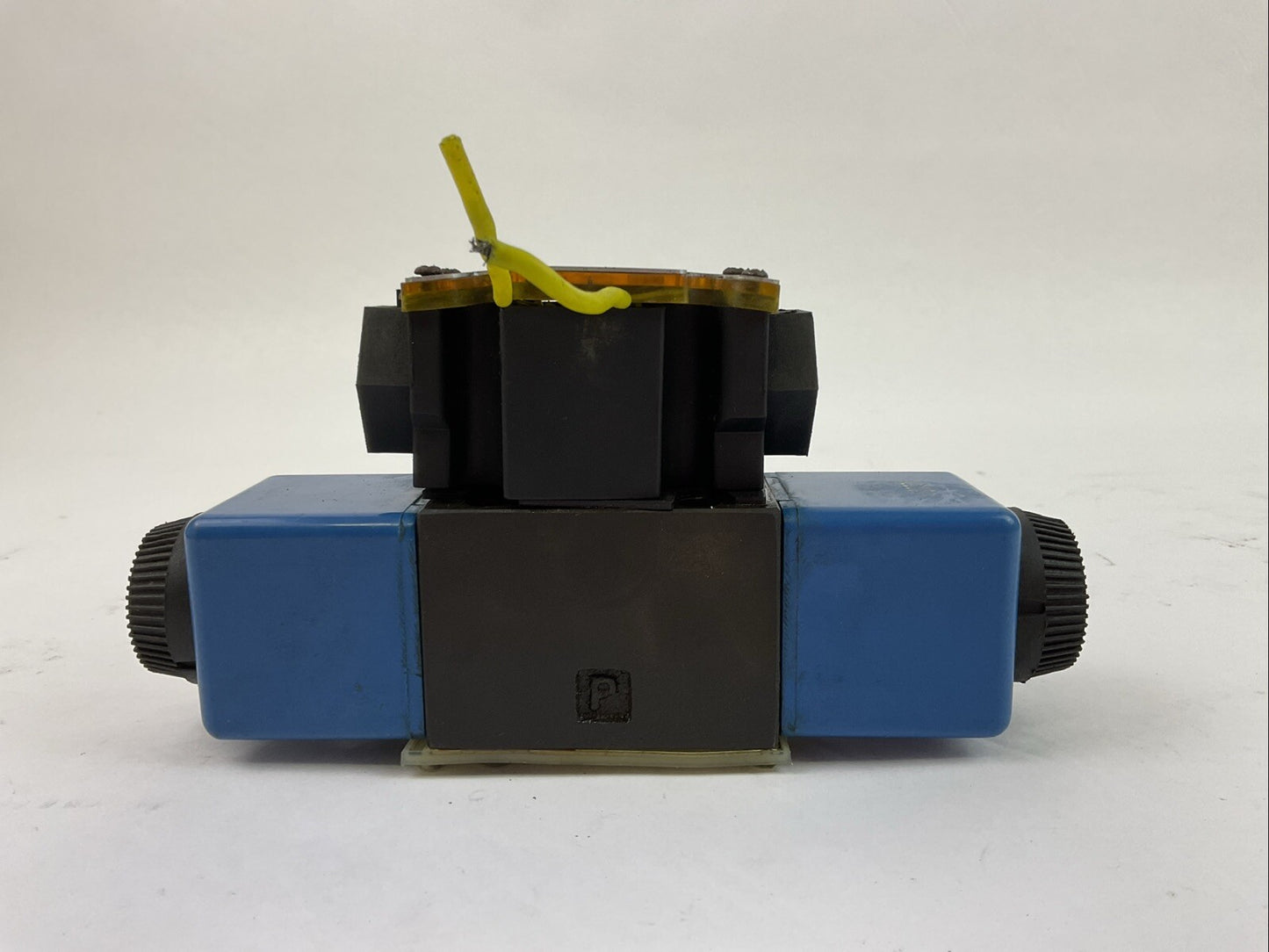 VICKERS DG4V 3S 6C M FW B5 60 SOLENOID OPERATED DIRECTIONAL VALVE 110VAC