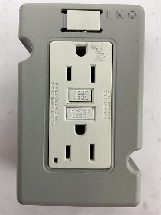 ALLEN BRADLEY 1492-REC15G GFCI RECEPTACLE 15A 125V 50/60HZ SER A