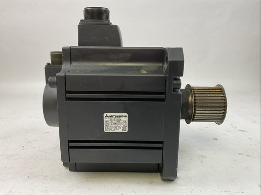 MITSUBISHI HC-SFS352K AC SERVO MOTOR 2000RPM OUTPUT 2.5kW INPUT 146VAC 17A