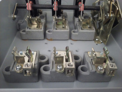 FPE 1336R FUSIBLE SAFETY SWITCH 3P, 30A, 600VAC, 3 WIRE, 3 BLADES, 20HP