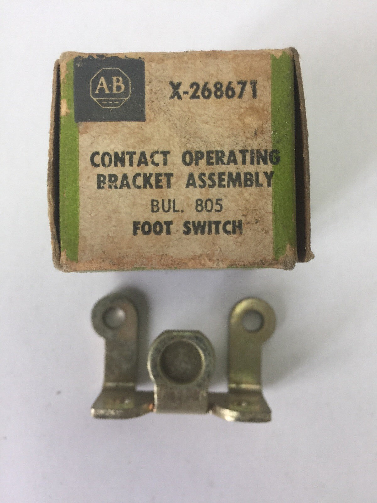 ALLEN BRADLEY X-268671 CONTACT OPERATING BRACKET ASSEMBLY BUL 805 FOOT SWITCH